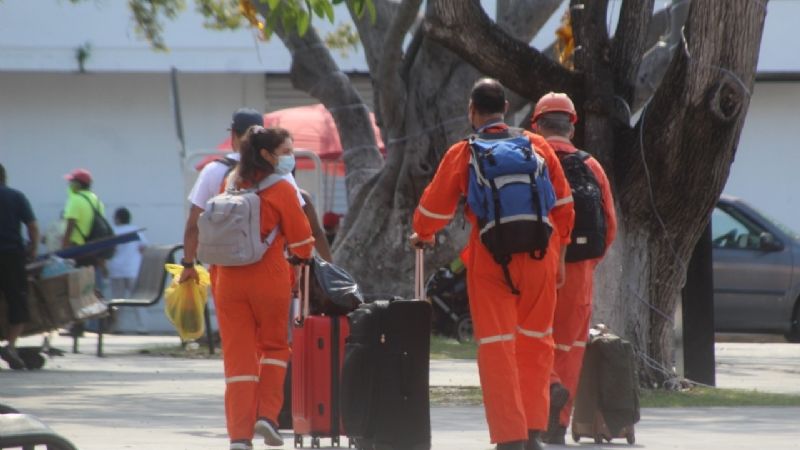 Obreros de costa afuera de Campeche, en espera de nuevos contratos con Pemex