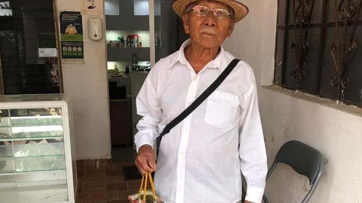 Abuelito lleva a su perrito a vacunar dentro de un sabucán en Yucatán