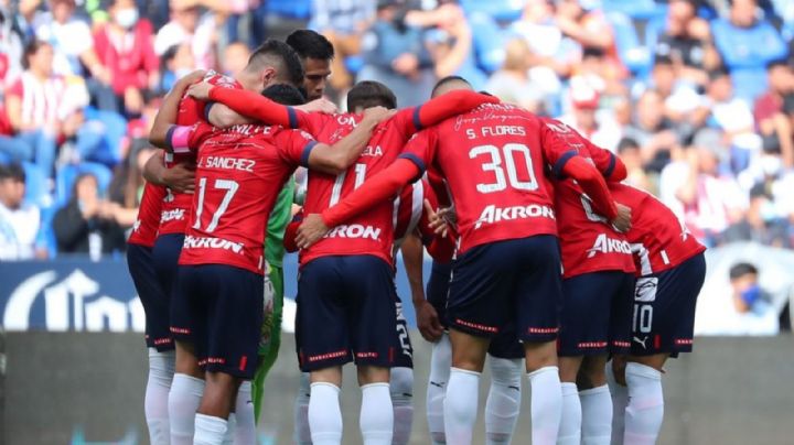 Aficionado de Chivas destroza a los jugadores tras eliminación del repechaje: VIDEO