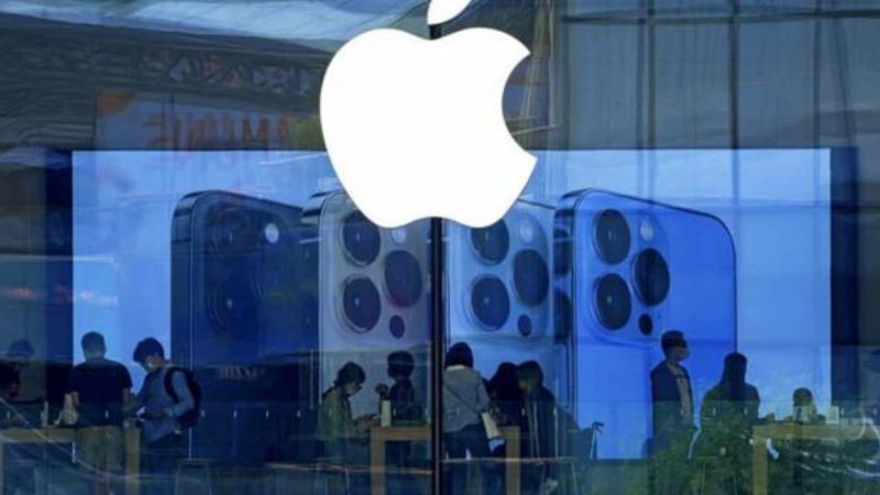 Imponen millonaria multa a Apple en Brasil por vender celulares sin cargador