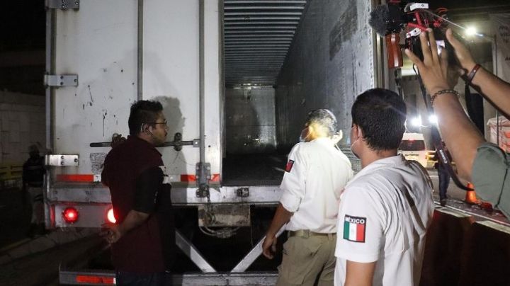 Encuentran a 19 migrantes hacinados en una camioneta en Nuevo León