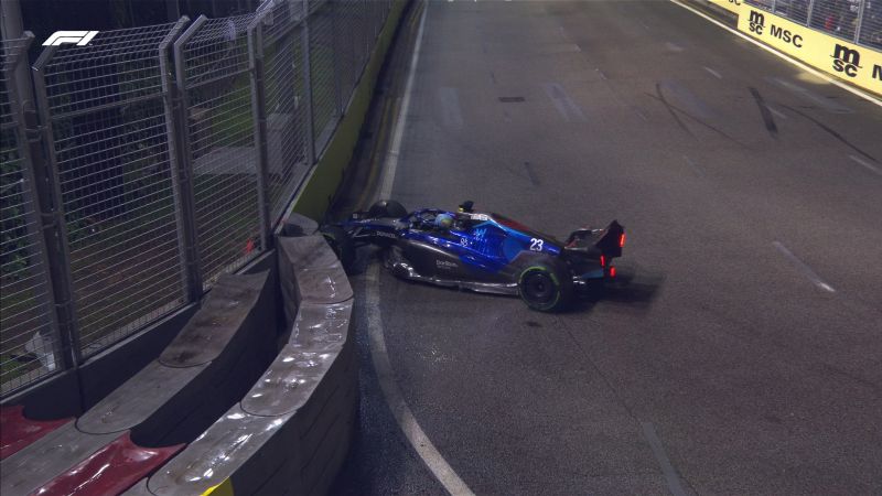 Drama en el GP de Singapur: Pilotos chocan contra barreras del circuito y detienen carrera