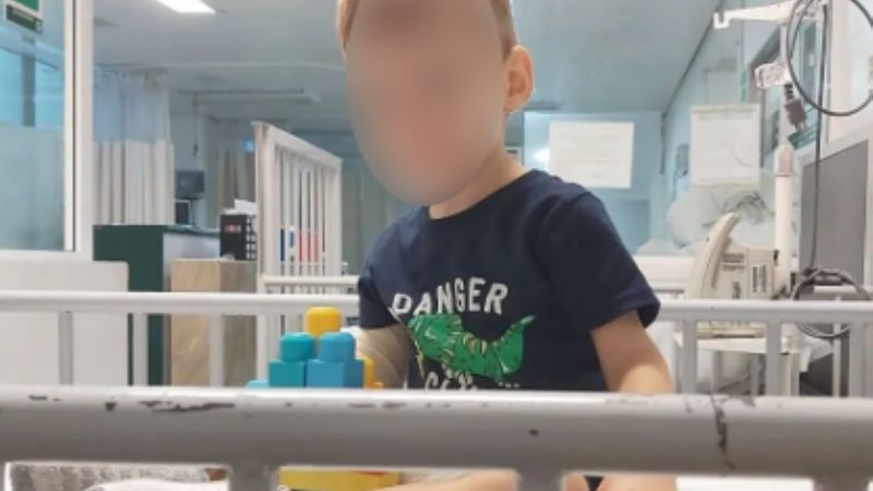Oliver, el niño con cáncer varado en Cancún por siete días, logra llegar a Barcelona