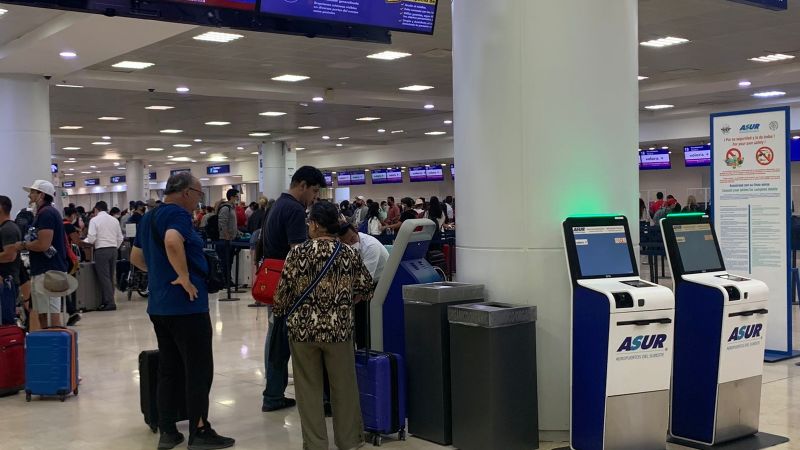 Instalan máquinas para documentación rápida en el aeropuerto de Cancún: EN VIVO