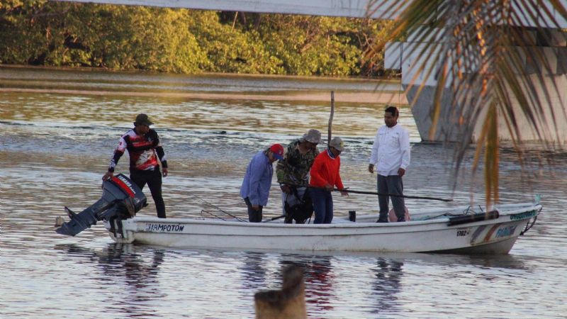 Pescadores de Champotón amenazan con defenderse de los piratas modernos