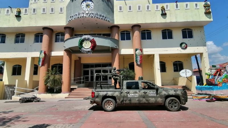 Así quedó el Ayuntamiento de San Miguel Totolapan, Guerrero, tras el ataque armado