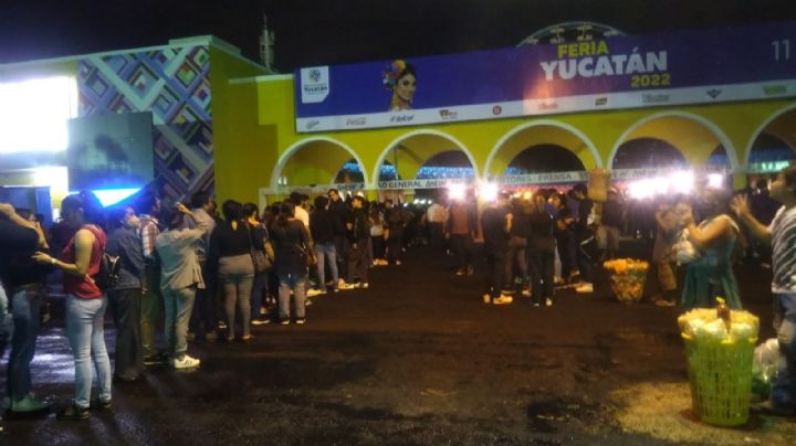 Cientos de yucatecos esperan ingresar al concierto de Juanes: EN VIVO