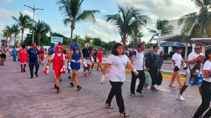 Realizan desfile cívico deportivo por la Revolución Mexicana en Cozumel: EN VIVO