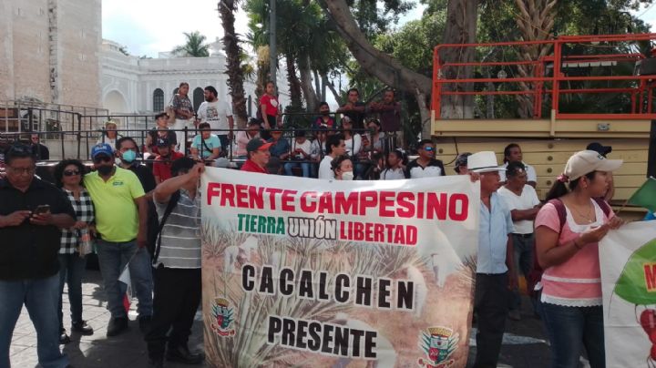 Frente campesino marcha hacia el Palacio de gobierno en Mérida; piden proteger a los ejidatarios