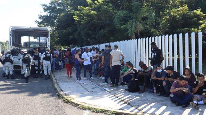 México niega permiso de tránsito a mil migrantes varados en la frontera Sur