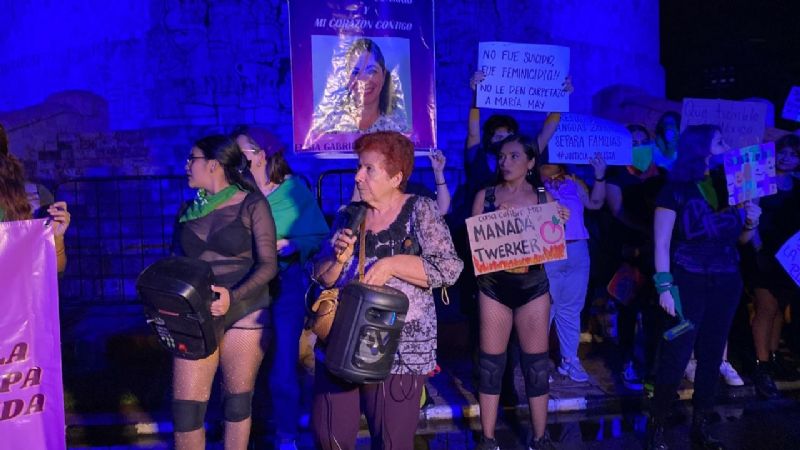 Feministas en Mérida marchan en Paseo de Montejo: VIDEO