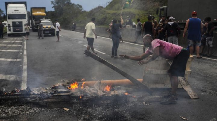 Se levantan bloqueos de camioneros en Brasil por triunfo de Lula da Silva