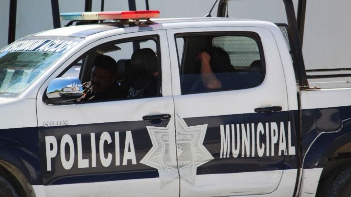 Policías salvan a maestro de ser linchado en Champotón; lo acusan de intentar abusar de una alumna