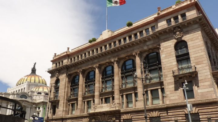 Banco de México sube la tasa de interés en 50 puntos hasta un 10.5 % récord