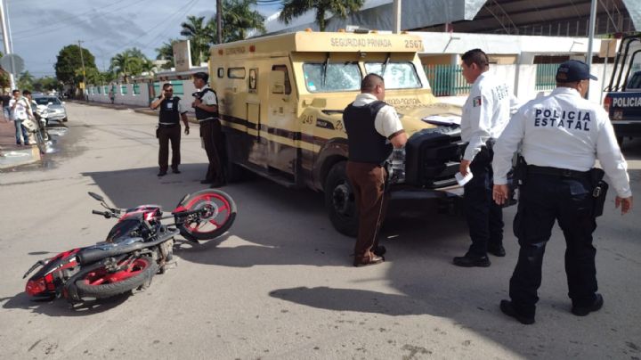 Camión de valores causa choque y deja dos personas lesionadas en Felipe Carrillo Puerto