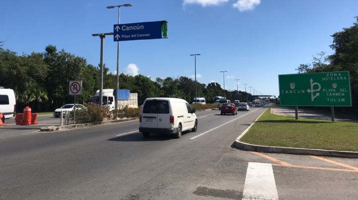 Realizan operativo de tránsito para evitar caos en las cercanías del Aeropuerto de Cancún: EN VIVO