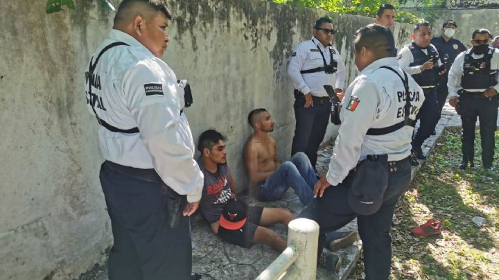 Detienen a dos asaltantes armados tras persecución en Ciudad del Carmen