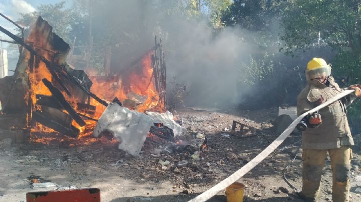 Incendio consume casa de paja en Tizimín; cortocircuito pudo ser la causa