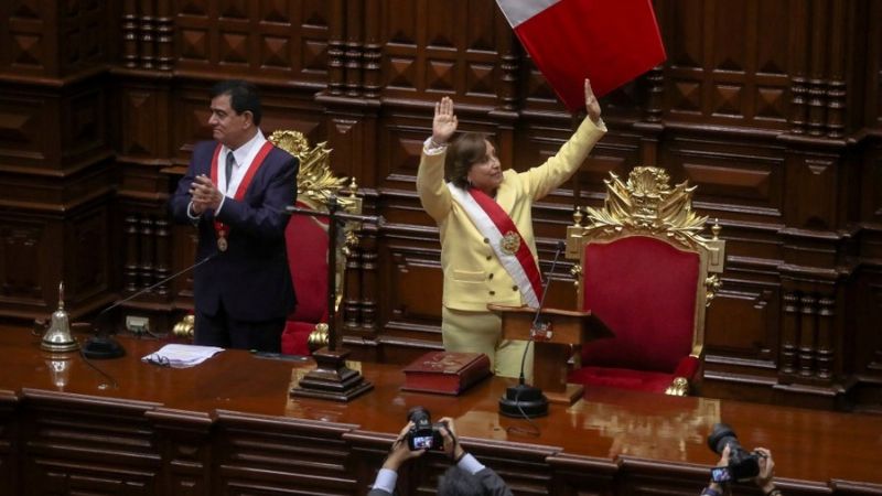 Crisis en Perú: Dina Boluarte toma protesta como Presidenta y estas serán sus acciones