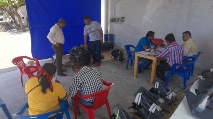 Pemex entrega redes y equipos a cooperativas de pescadores en Ciudad del Carmen