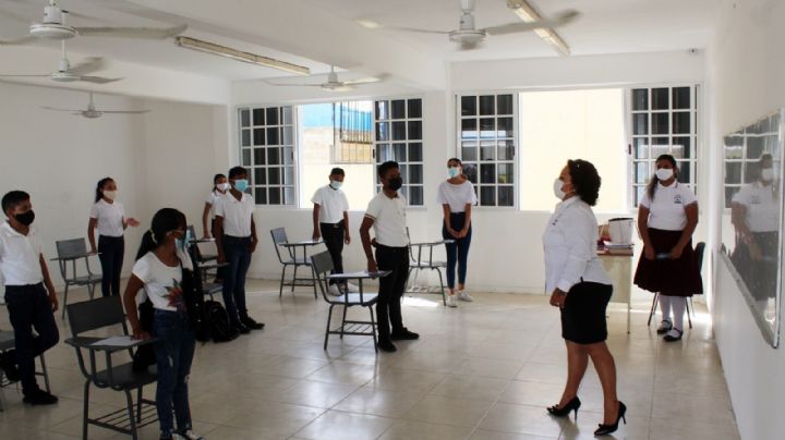 Más de 251 mi alumnos regresaron a clases presenciales en Quintana Roo