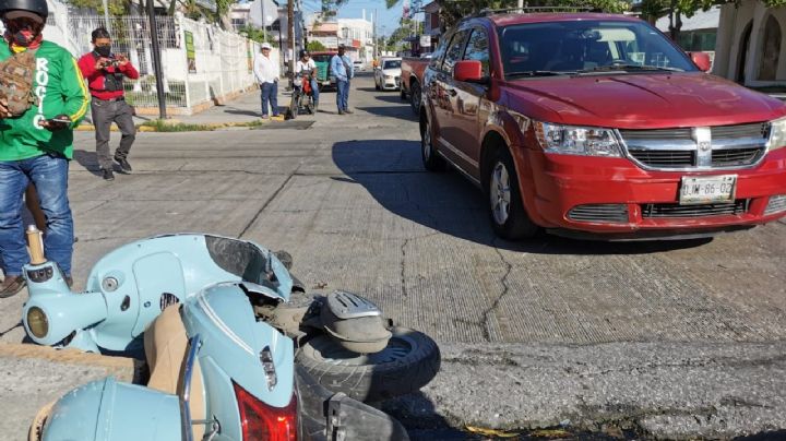 Accidentes en Ciudad del Carmen: Conductor atropella a dos mujeres en moto