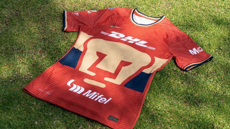 Pumas presentan su tercer uniforme para la Liga MX