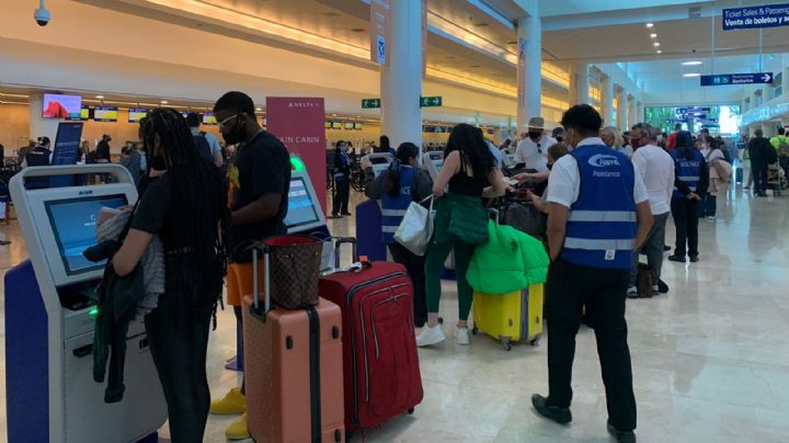 Número de vuelos en Cancún desciende a menos de 500: VIDEO