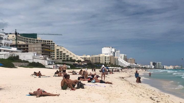 Playas de Cancún, sin presencia de alga en la arena: VIDEO