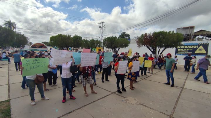 Empleados del Ayuntamiento de José María Morelos exigen pagos pendientes