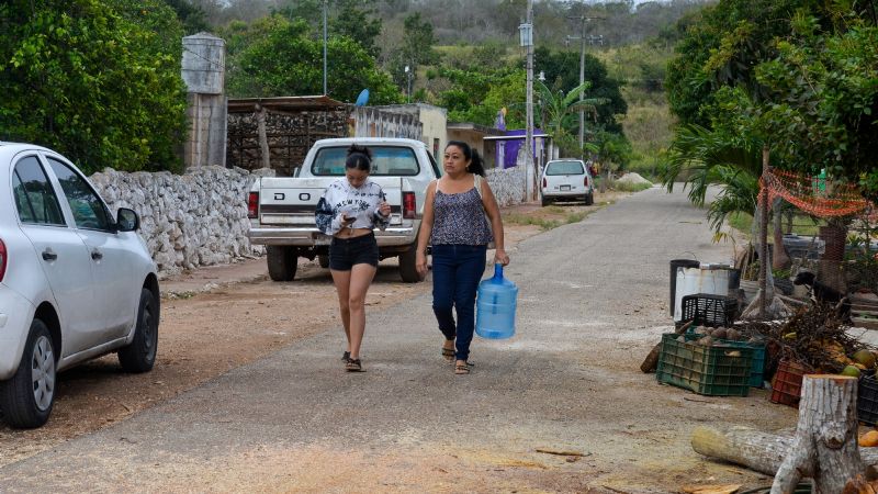 Le rezan al Divino Niño para que regrese el agua a San José Tip-Ceh, Yucatán