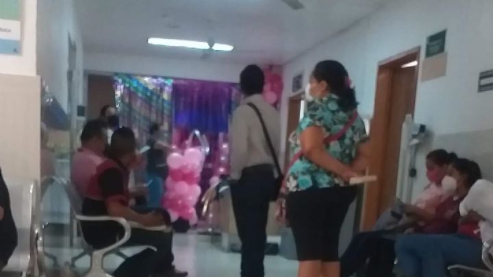 Exhiben 'pachanga' en el IMSS Chetumal mientras pacientes esperan atención