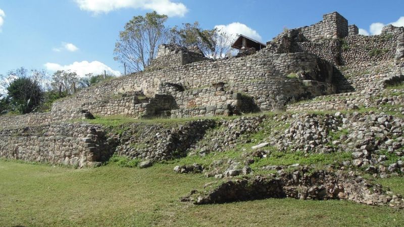 Zona arqueológica de Acanceh reabre sus puertas al turismo