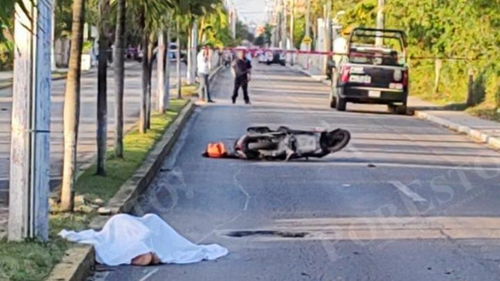 Muere turista tras estrellarse contra un poste y derrapar varios metros en Cozumel