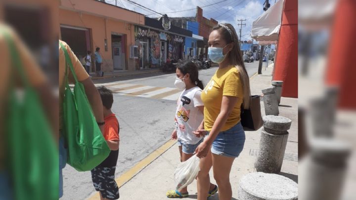 Vecinos de Cozumel prefieren usar cubrebocas en espacios abiertos por temor al COVID