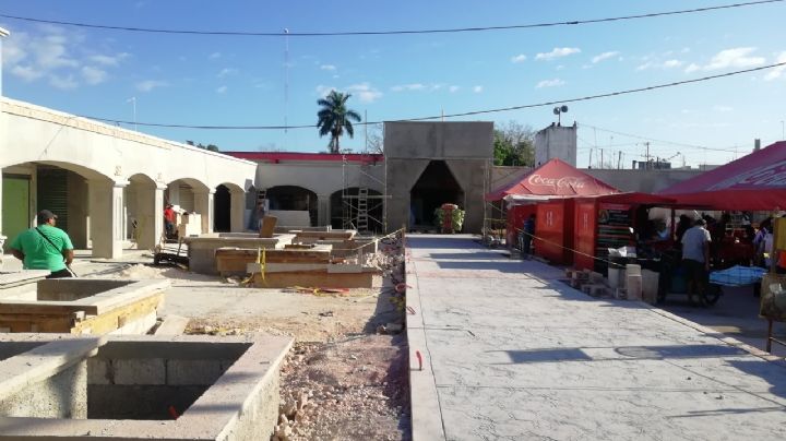 Buscan derribar el mercado municipal de Carrillo Puerto; hace un año se remodeló