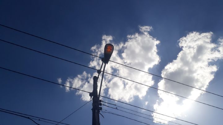 Ayuntamiento de Mérida gasta más de 100 mdp en luminarias que funcionan de día, pero no de noche