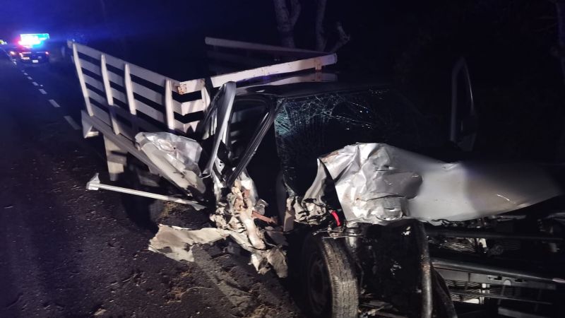 Camioneta destrozada y dos heridos de gravedad por accidente en carretera Mérida-Progreso