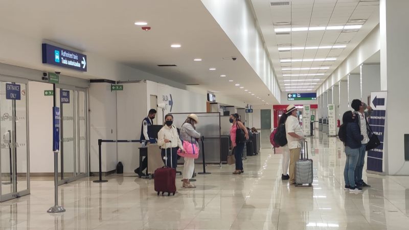 Atrasan cuatro vuelos de Volaris en el aeropuerto de Mérida