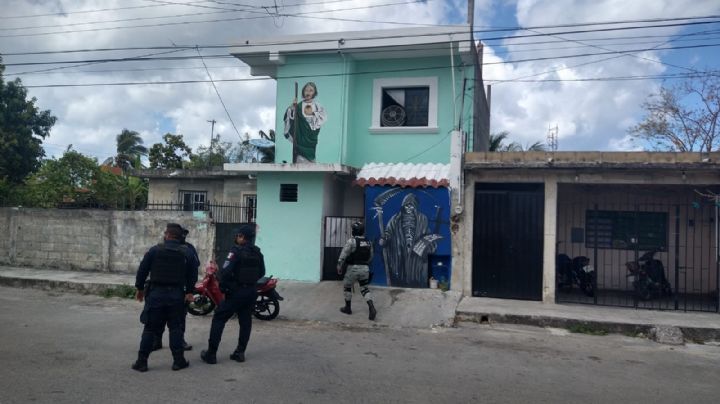 Detienen a una pareja que portaba un arma de fuego y drogas en Cozumel