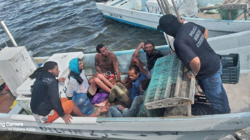 Pescadores rescatan a seis balseros cubanos en San Felipe, Yucatán