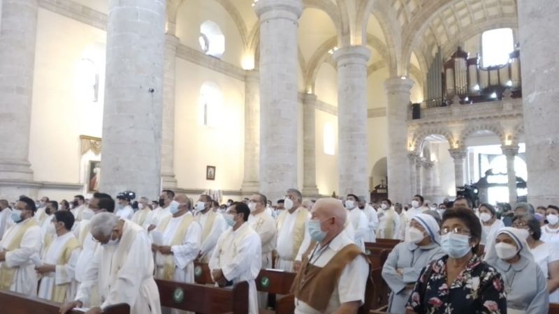 Semana Santa: Clero de Yucatán renueva promesa sacerdotal durante Misa Crismal
