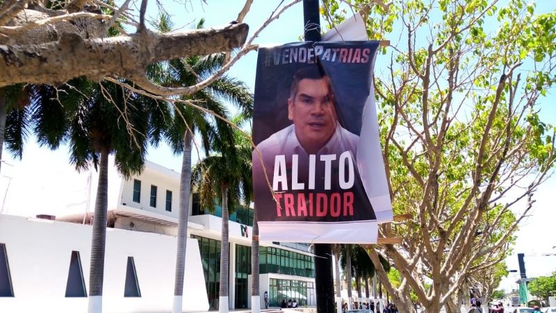 Campechanos acusan a Alejandro Moreno de ser 'vende patrias'; colocan pancartas en la ciudad