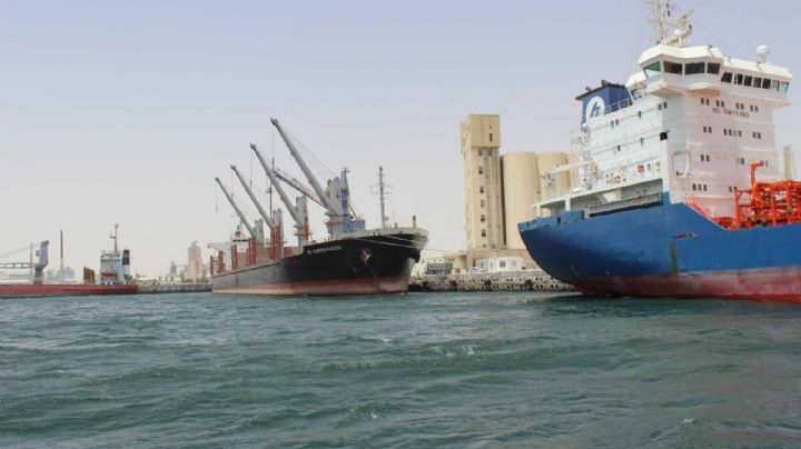 Barco con 750 toneladas de combustible se hunde en Túnez