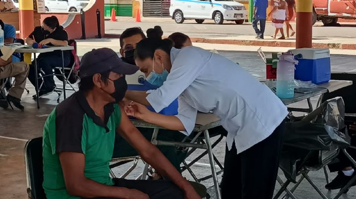 Inicia vacunación anticovid para rezagados en Kantunilkín, Quintana Roo