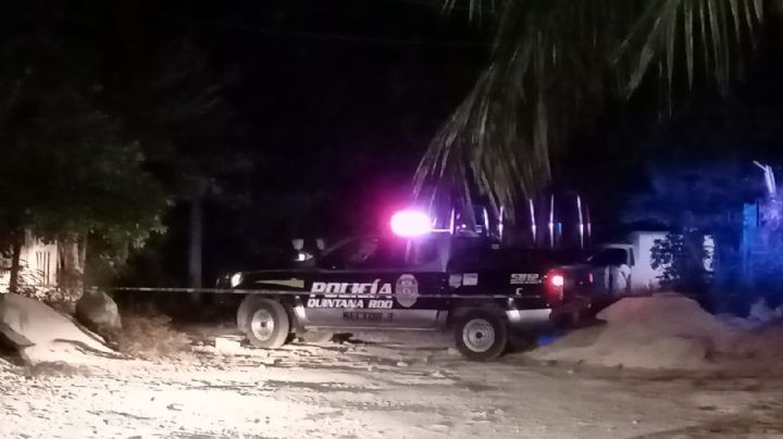 Hombre es asesinado a balazos en la Región 235 de Cancún; lo trasladaron en un taxi
