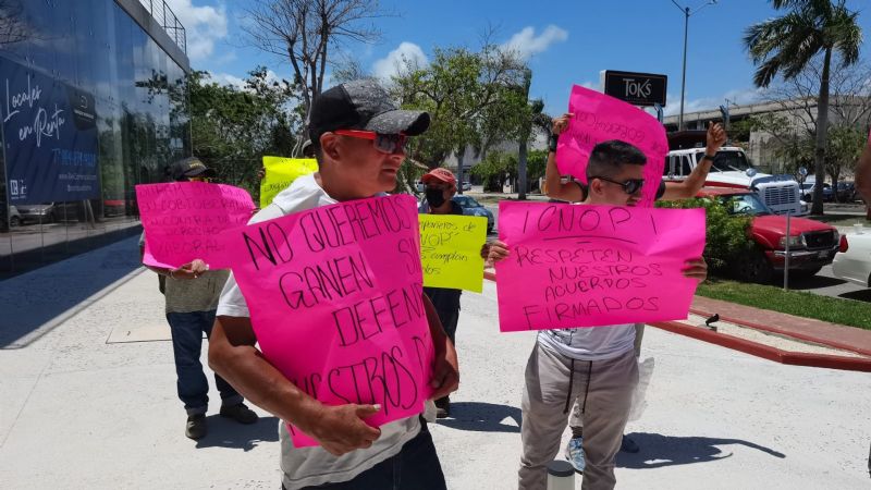 Transportistas se manifiestan contra empresa Acciona Tras paro del tramo 5 del Tren Maya