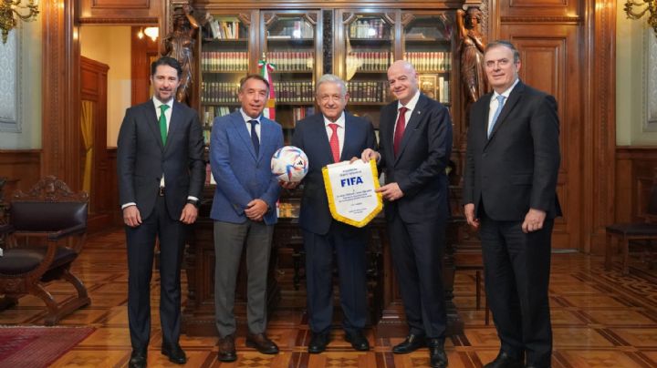 Gianni Infanitno, presidente de la FIFA, queda sorprendido del amor de México por el futbol