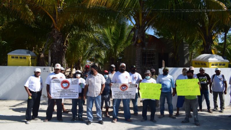 Sindicalizados de Chicxulub protestan tras quedar fuera de las obras de construcción