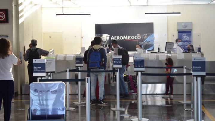 INM detiene a cinco migrantes cubanos en el aeropuerto de Campeche